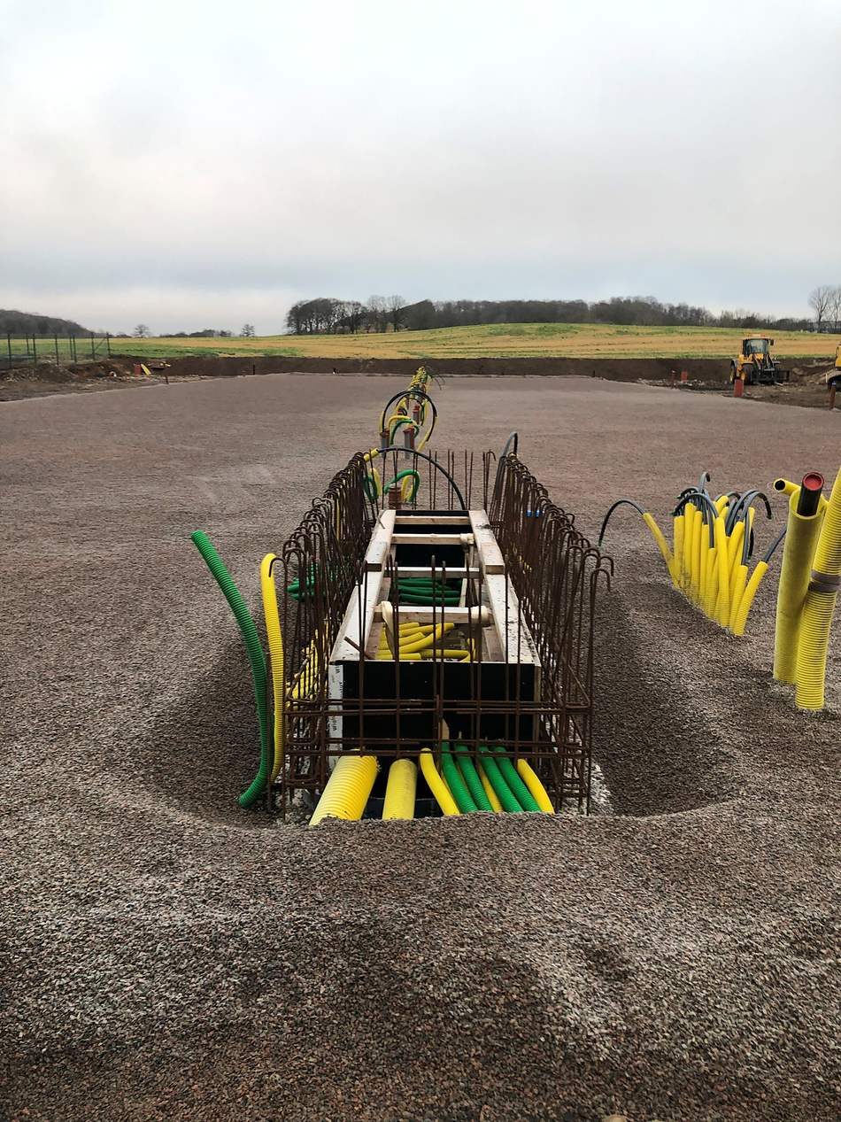 Kabelrör och kanalisation dras in i fundament