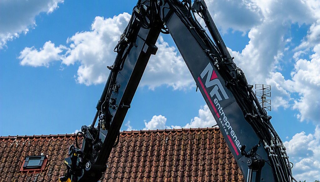 Rivningsgrip på takfoten, MF Entreprenad
